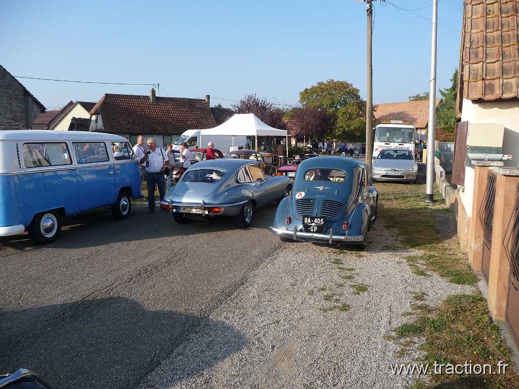 2011_rustenhart (15).jpg - 02/10/2011 - 68740 RUSTENHART 31ème Randonnée Internationale des Vendanges - Le départ